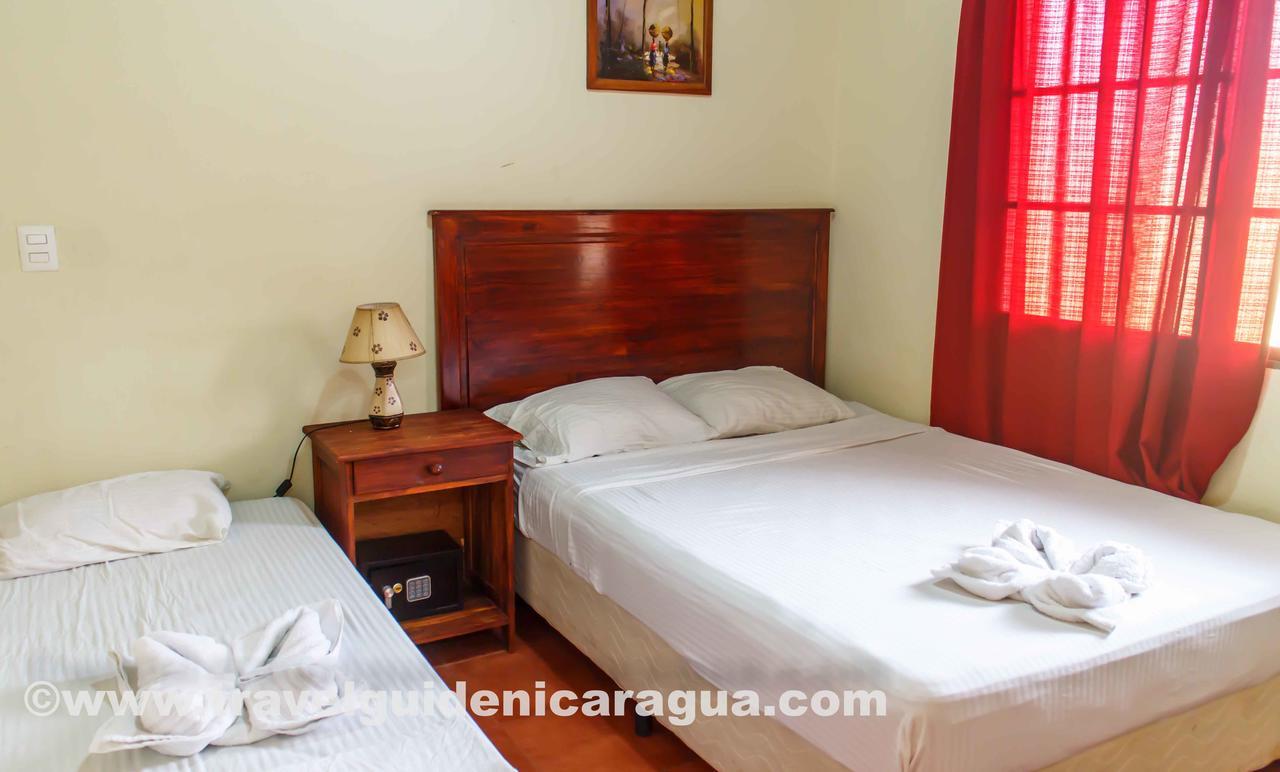 Fullmoon Hotel Granada Room photo