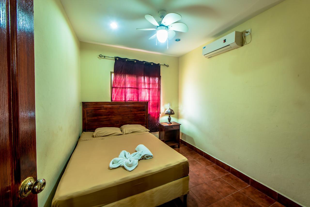 Fullmoon Hotel Granada Room photo